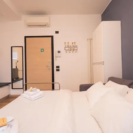 Rentopolis - Palazzo Candiani Apartment Milan