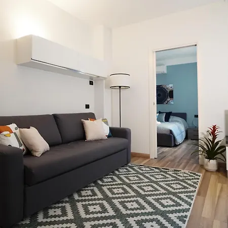 Apartment Rentopolis - Palazzo Candiani *