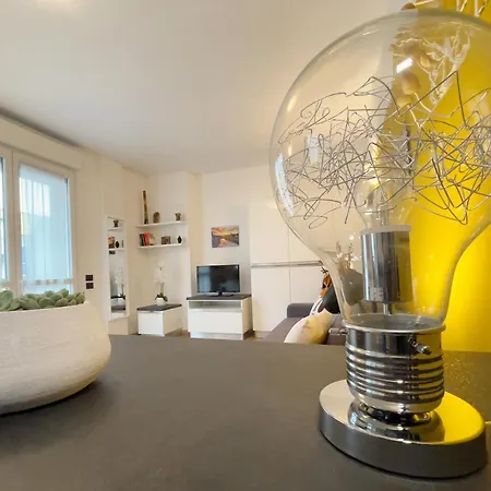 Rentopolis - Palazzo Candiani Apartmán
